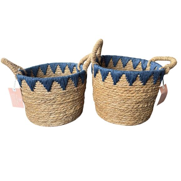 Stratton Home Decor Woven Straw Rustic Wicker Baskets Natural with Blue Accents‎ - Picture 6 of 6